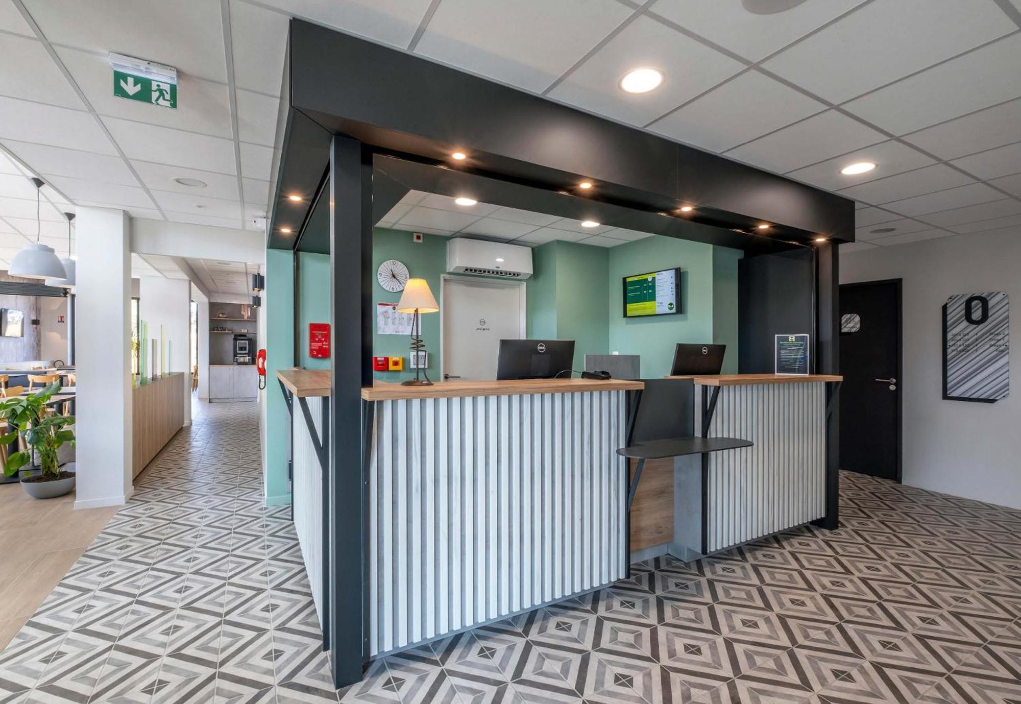 B&B Hotel Сент Экстерьер фото