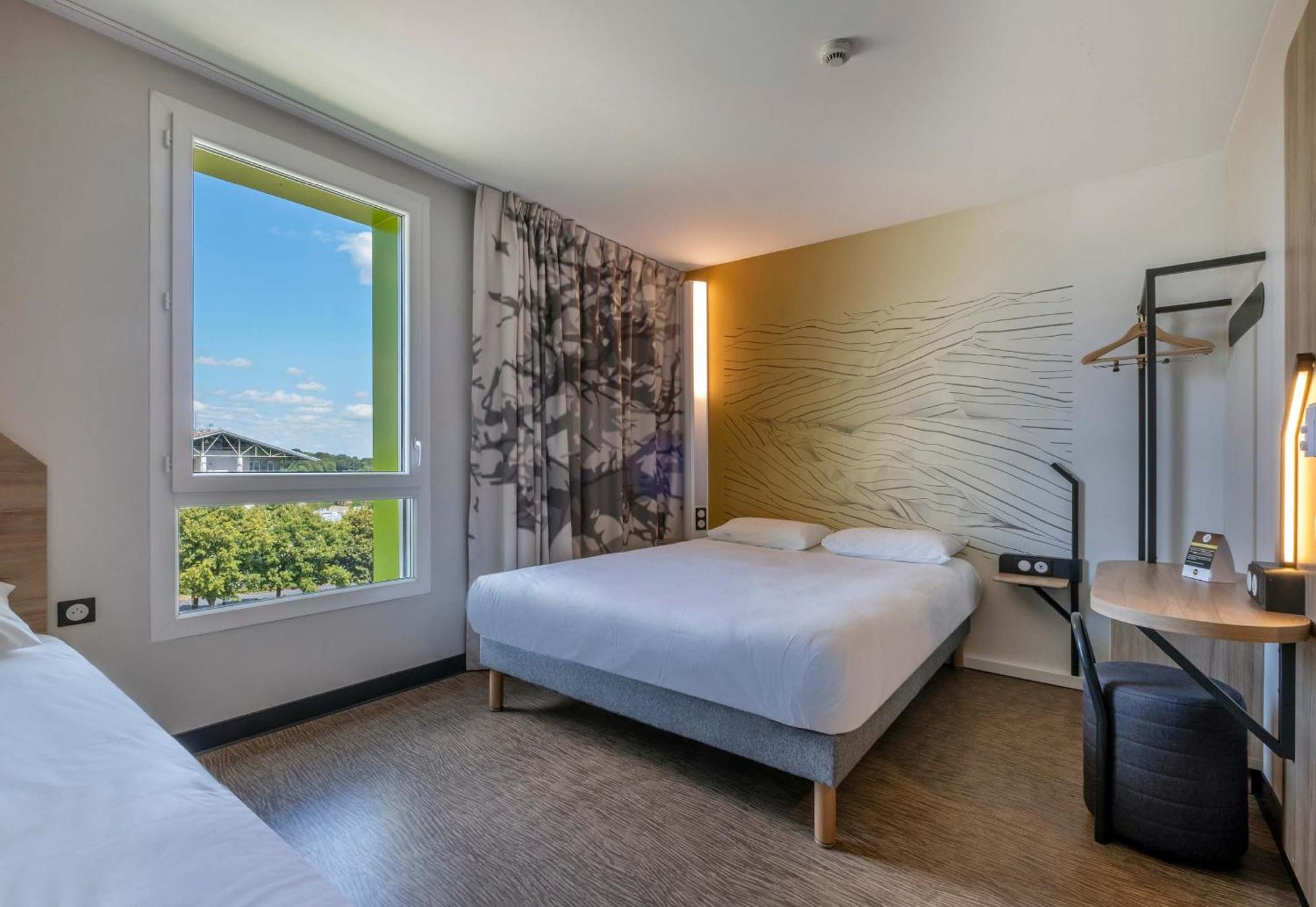 B&B Hotel Сент Экстерьер фото