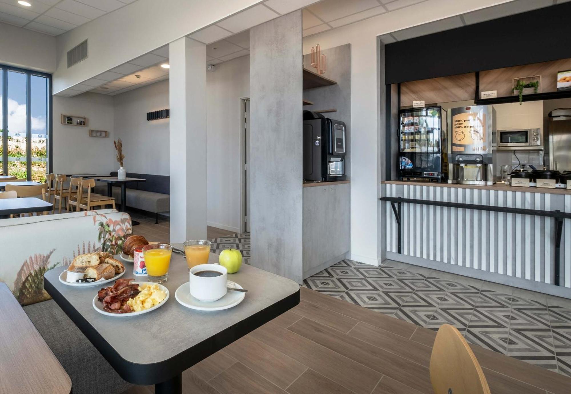 B&B Hotel Сент Экстерьер фото